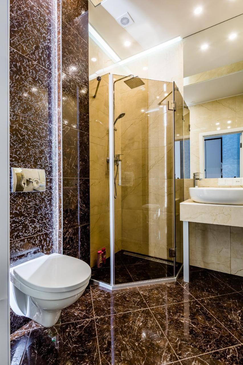 Royal Premier Apartment Lviv Bagian luar foto